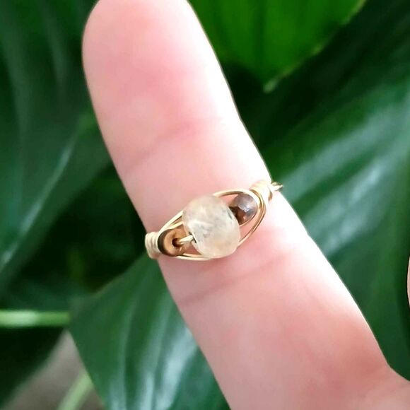 Boho Chic Faceted Glass & Wood Wire Wrapped Ring, Gold Size 7 Beaded Statement - Picture 1 of 2